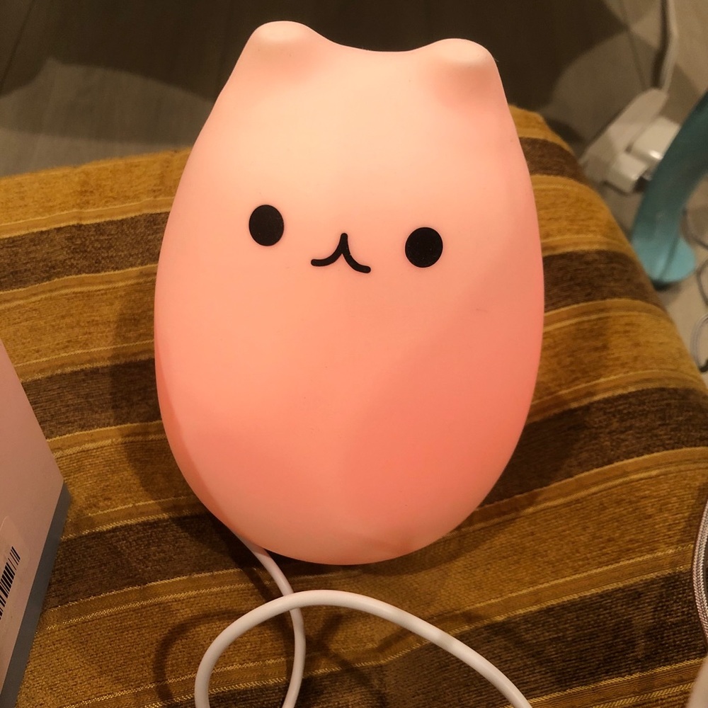 LED Kitty Night Light - Picture 4 of 8